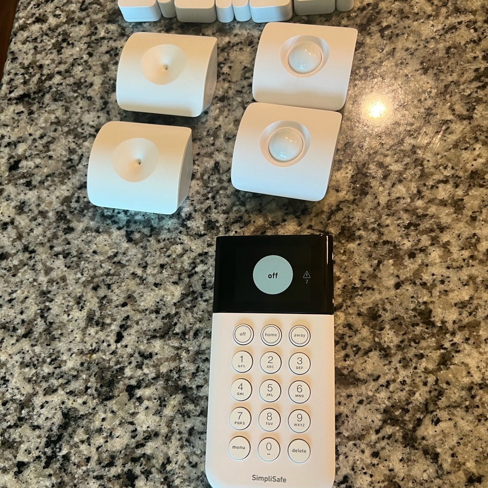 SimpliSafe security bundle